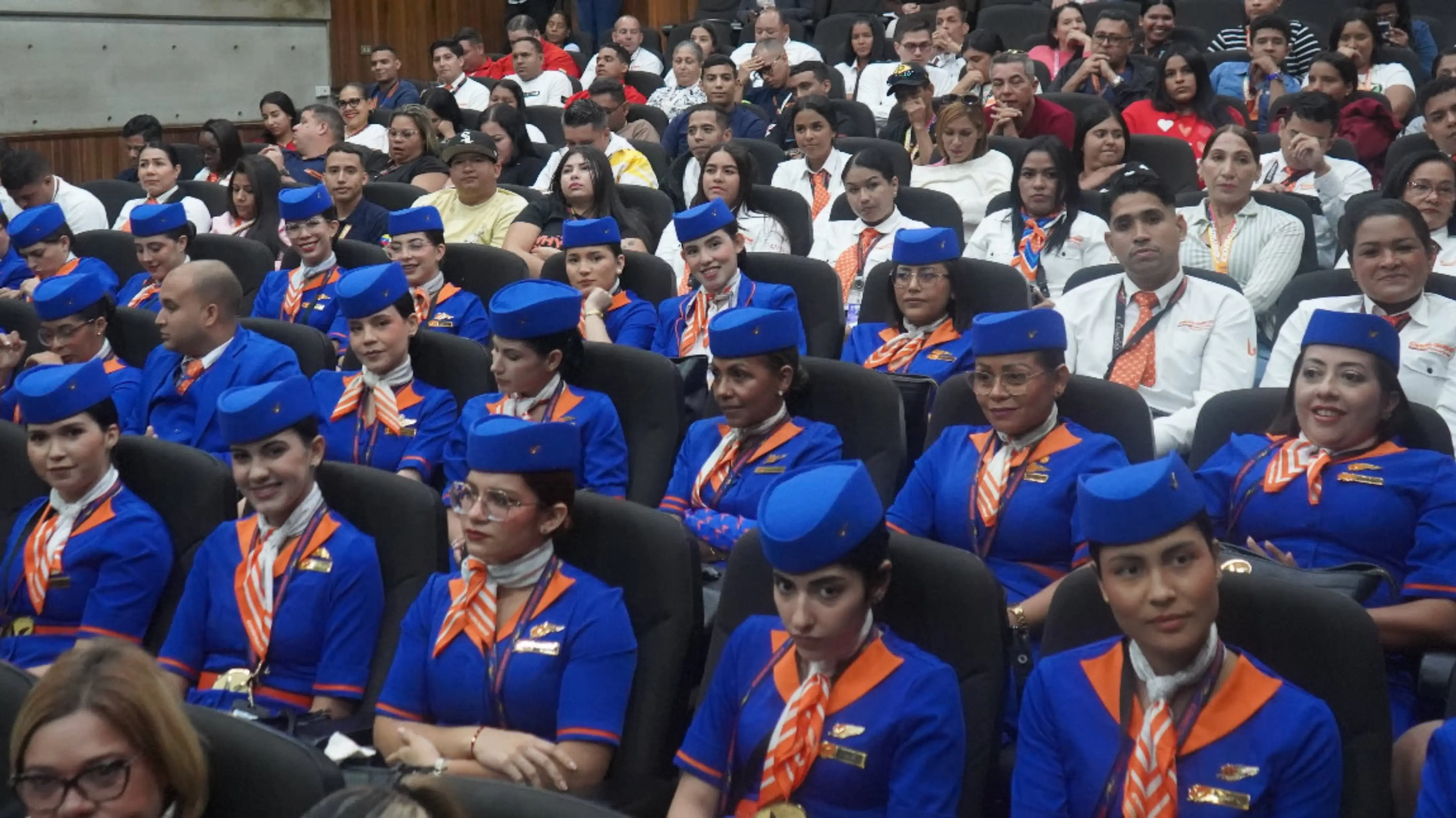 CONVIASA MAXIMIZA LA ÓPTIMA ATENCIÓN A LOS PASAJEROS CON EL CONVERSATORIO ¡TÚ SONRISA NUESTRO PRIMER DESTINO!